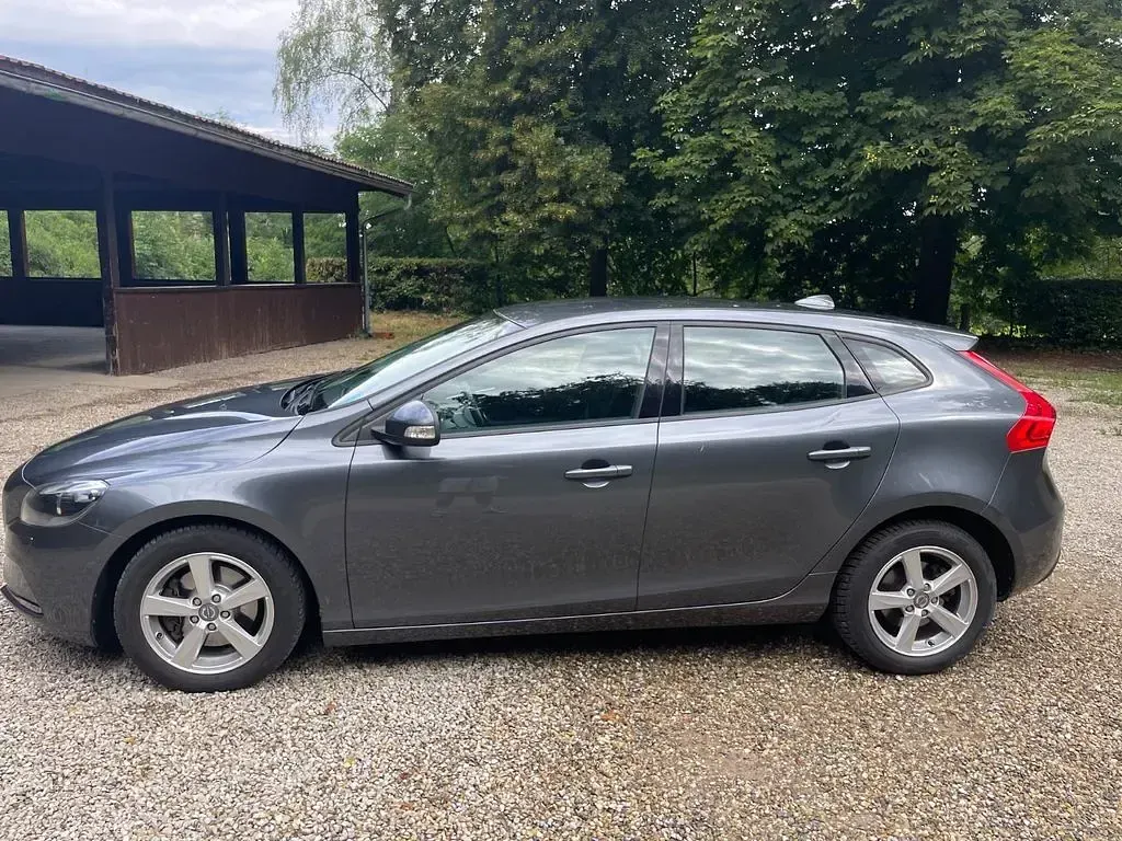 Gebraucht Volvo V40 120 PS (88 kW) 2014 Grau Limousine