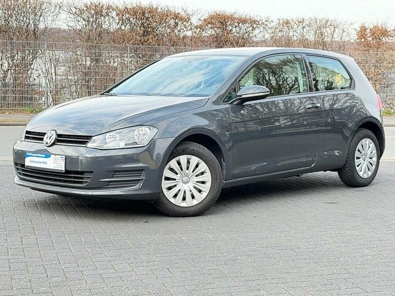 Gebraucht VW Golf VII Trendline 86 PS (63 kW) 2016 Grau Kleinwagen