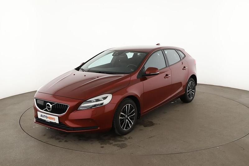 Gebraucht Volvo V40 Momentum 120 PS (88 kW) 2017 Rot Kombi