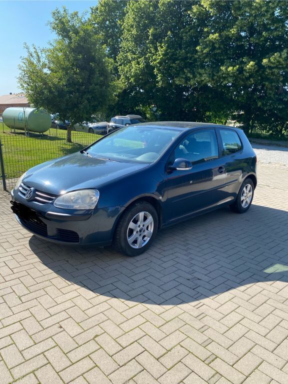 Blau Gebraucht 2005 VW Golf IV Trendline Limousine | 1.790 € (Guter Preis) - Bild 1/4