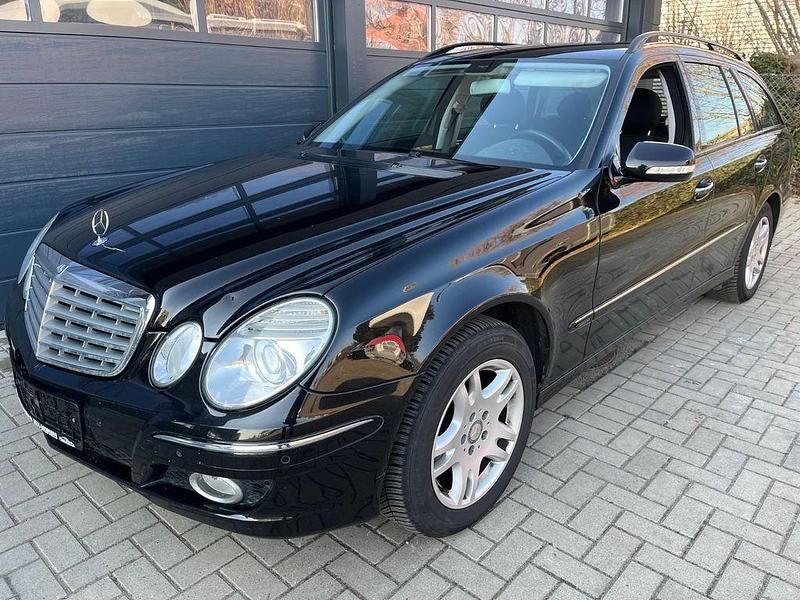 Gebraucht Mercedes E200 Elegance 136 PS (100 kW) 2008 Schwarz Limousine