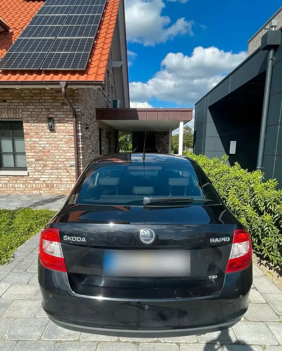 Gebraucht Skoda Rapid 86 PS (63 kW) 2012 Schwarz Kleinwagen