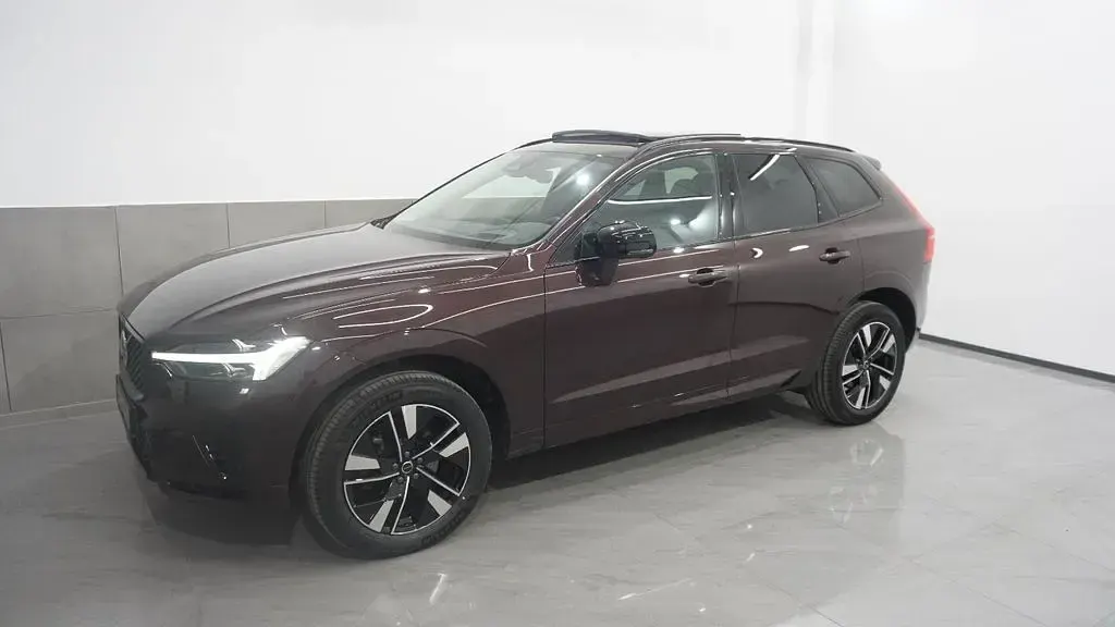 Gebraucht Volvo XC60 Plus 250 PS (183 kW) 2025 Rot SUV