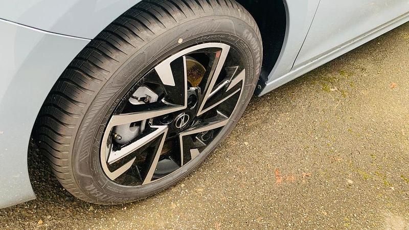 Neu Opel Corsa Edition 110 PS (80 kW) 2025 Grau Kleinwagen