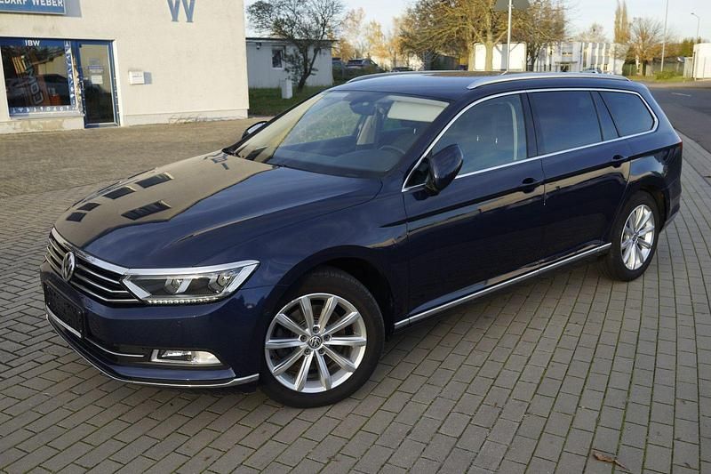 Blau Gebraucht 2016 VW Passat Highline Kombi | 14.499 € (Fairer Preis) - Bild 1/4