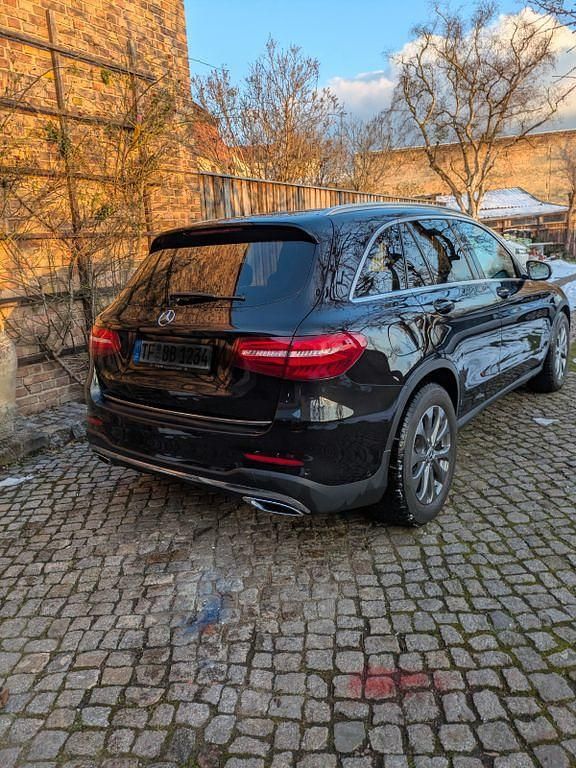 Gebraucht Mercedes GLC350 256 PS (188 kW) 2019 Schwarz SUV