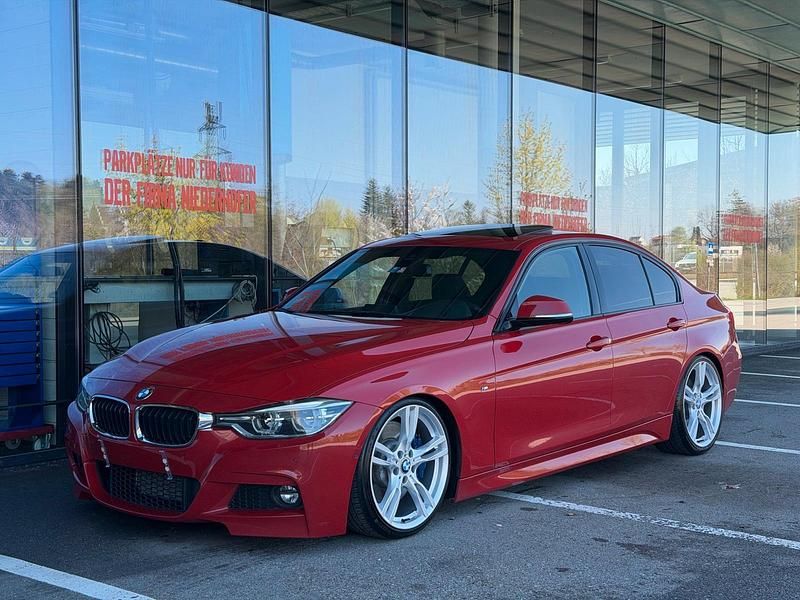 Gebraucht BMW 330 M Performance 258 PS (189 kW) 2015 Rot Limousine