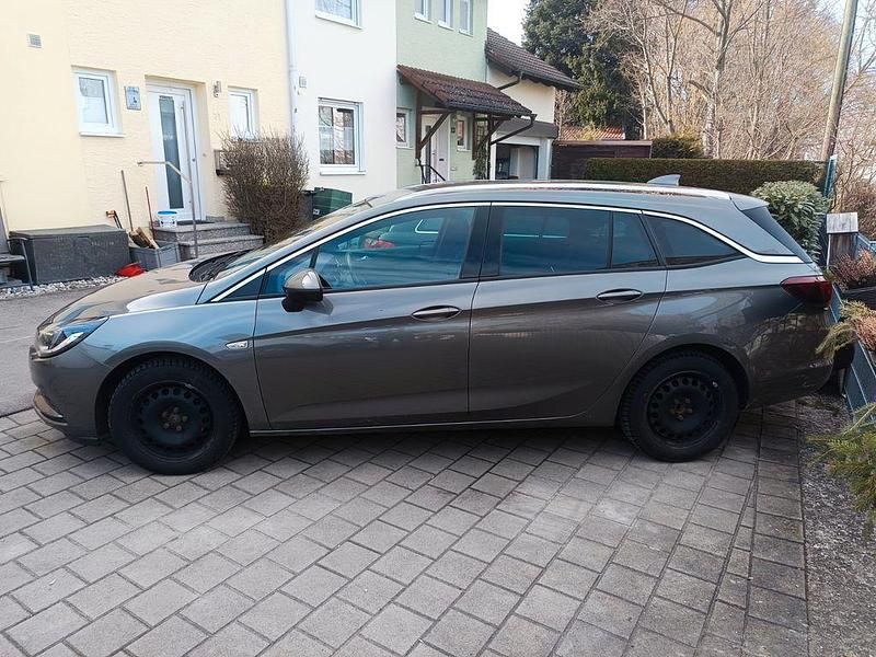 Gebraucht Opel Astra Innovation 136 PS (100 kW) 2017 Grau Kombi