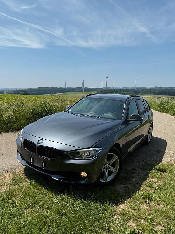 Gebraucht 2013 BMW 318 Kombi | 6.200 € (Guter Preis) - Bild 1/4