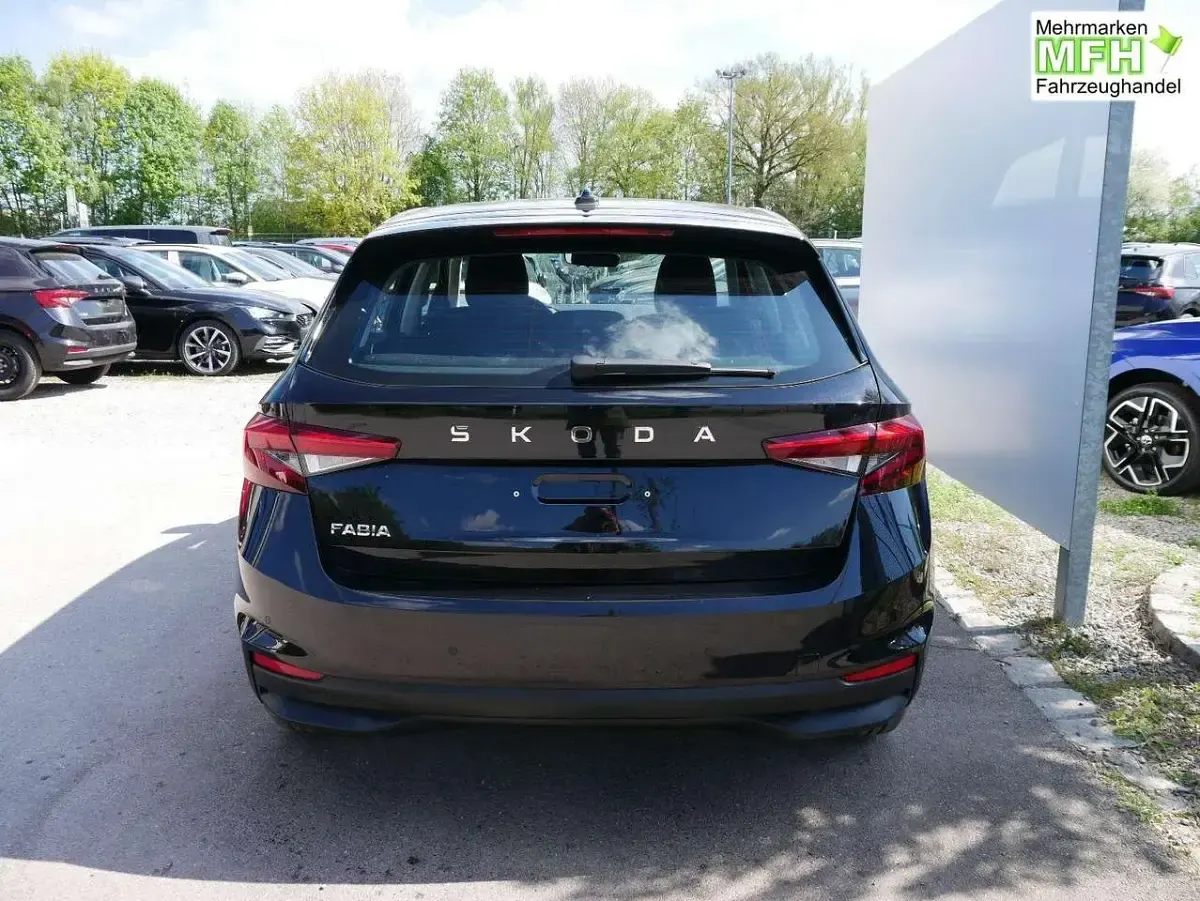 Neu Skoda Fabia Selection 116 PS (85 kW) 2026 Blackmagic perleffekt Kleinwagen