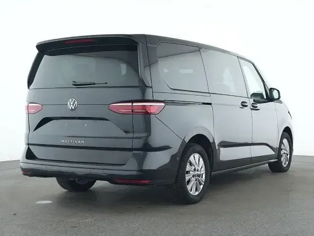 Gebraucht VW Multivan Life 150 PS (110 kW) 2024 Schwarz Van / Kleinbus