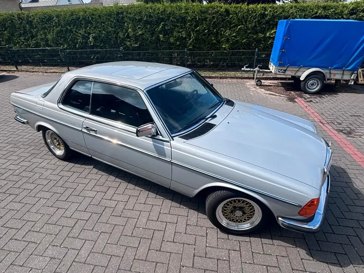 Gebraucht Mercedes 280 Classic 185 PS (136 kW) 1983 Silber Coupé