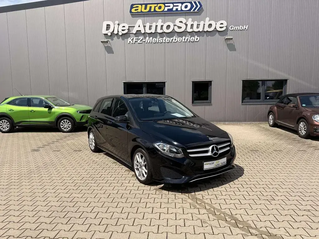 Gebraucht Mercedes B180 109 PS (80 kW) 2017 Schwarz Kleinwagen
