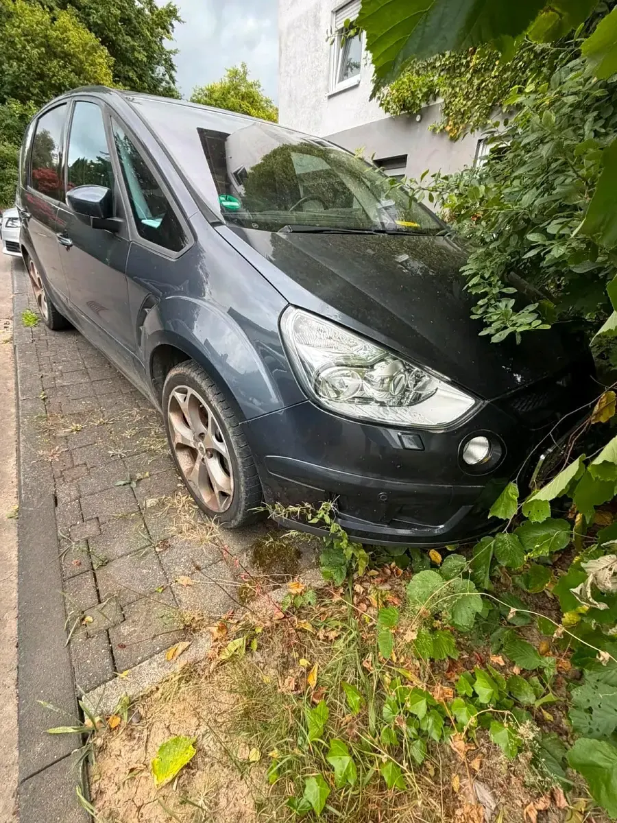 Gebraucht Ford S-MAX 140 PS (102 kW) 2010 Grau Van / Kleinbus