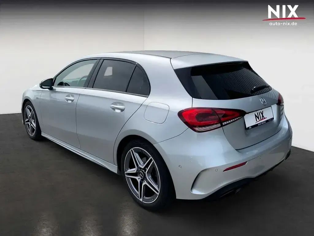 Gebraucht Mercedes A200 Edition 163 PS (119 kW) 2022 Iridiumsilber Limousine
