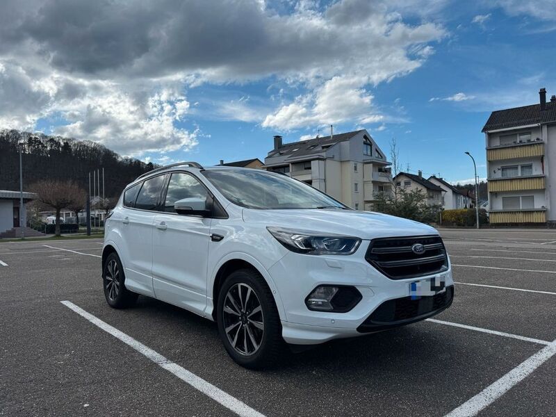 Weiß Gebraucht 2018 Ford Kuga ST-Line SUV | 12.500 € (Guter Preis) - Bild 1/4