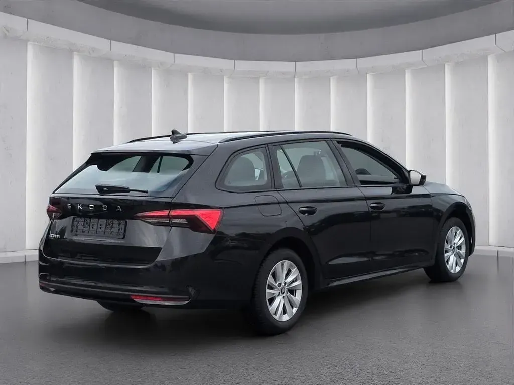 Gebraucht Skoda Octavia Essence 116 PS (85 kW) 2025 Schwarzmagic perleffekt Kombi