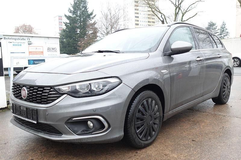 Gebraucht Fiat Tipo Lounge 120 PS (88 kW) 2017 Grau Kombi
