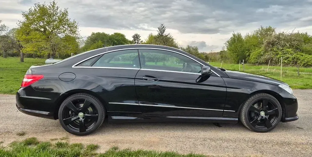 Second-hand Mercedes E200 Elegance 184 CP (135 kW) 2013 Negru Coupe