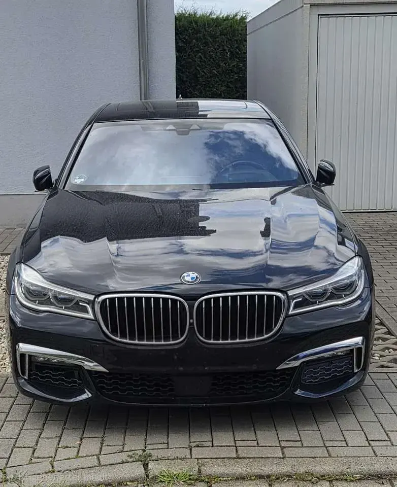 Gebraucht BMW 750 Comfort Edition 449 PS (330 kW) 2015 Schwarz Limousine