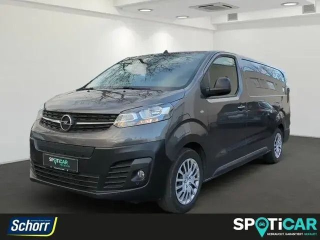Mondstein grau (metallic) Gebraucht 2021 Opel Vivaro-e Combi Edition Van | 28.990 € - Bild 1/4