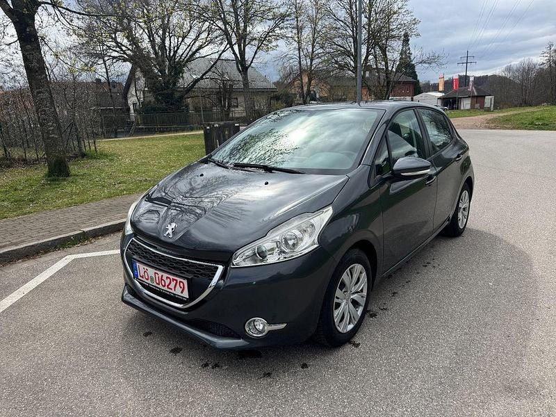 Gebraucht Peugeot 208 Active 82 PS (60 kW) 2013 Grau Kleinwagen