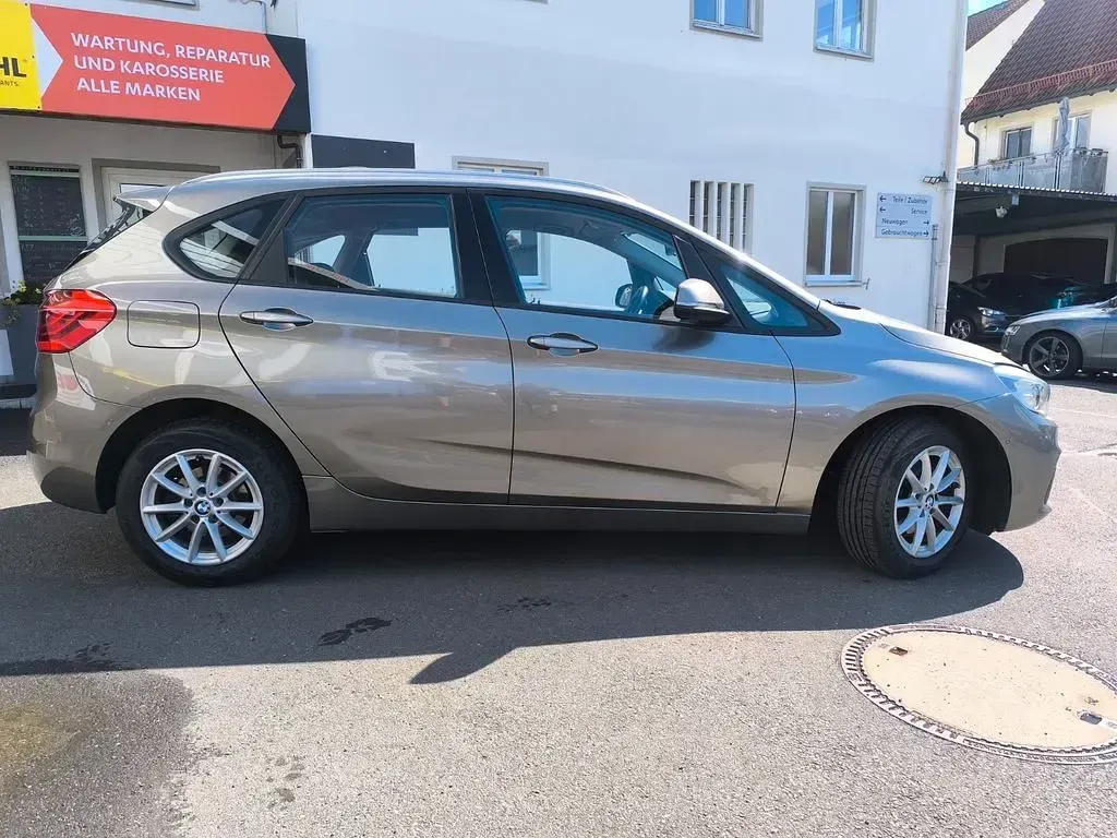 Gebraucht BMW 220 Active Tourer Advantage 192 PS (141 kW) 2015 Van / Kleinbus