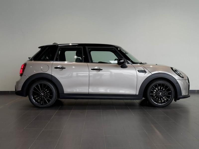 Grau Gebraucht 2022 Mini Cooper Kleinwagen | 24.750 € (Etwas zu teuer) - Bild 1/4
