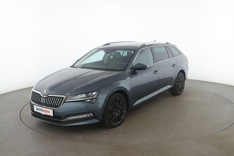 Grau Gebraucht 2019 Skoda Superb Style Kombi | 20.600 € (Fairer Preis) - Bild 1/3