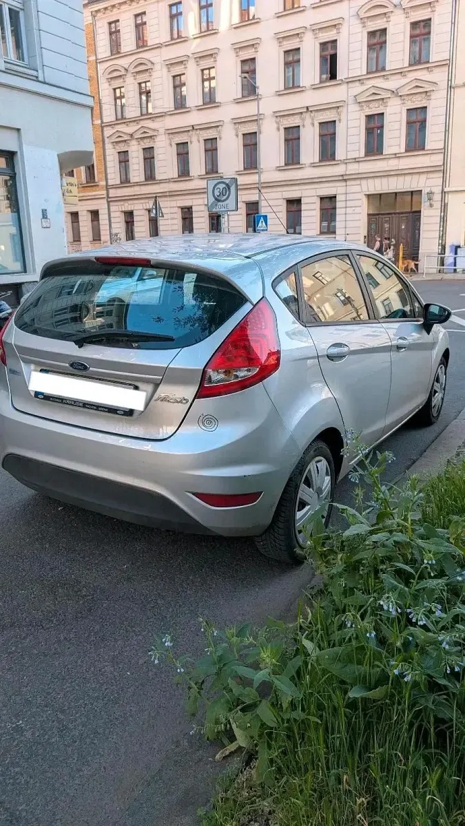 Gebraucht Ford Fiesta 81 PS (59 kW) 2008 Grau Kleinwagen