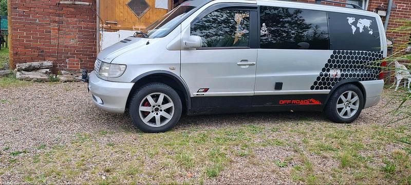 Silber Gebraucht 2003 Mercedes Vito Van / Kleinbus | 3.333 € (Superpreis) - Bild 1/4