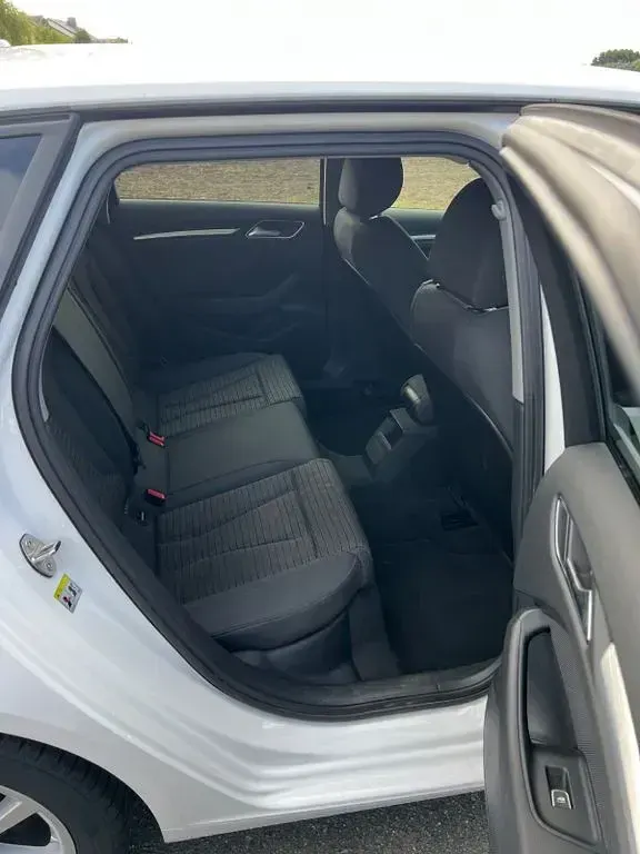 Gebraucht Audi A3 Sport 150 PS (110 kW) 2018 Weiß Limousine