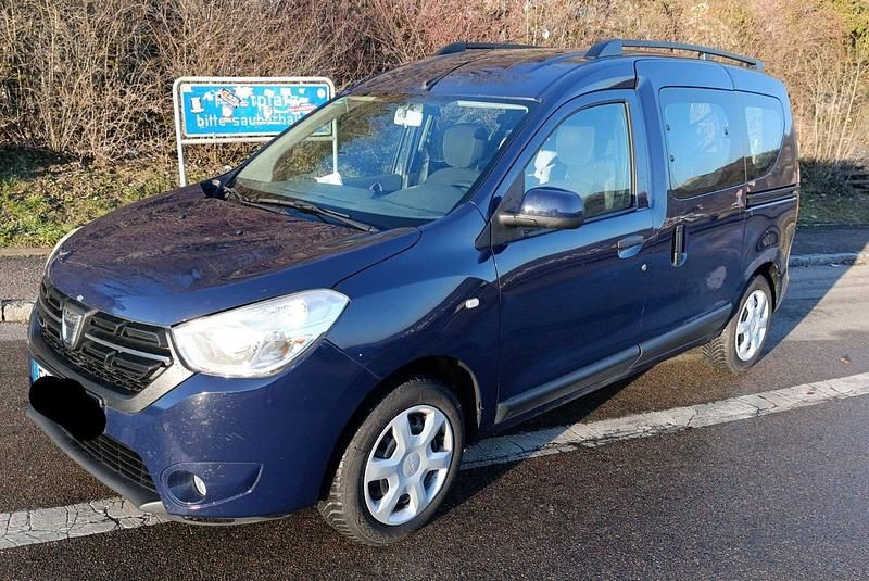 Blau Gebraucht 2017 Dacia Dokker Van / Kleinbus | 8.749 € (Fairer Preis) - Bild 1/4