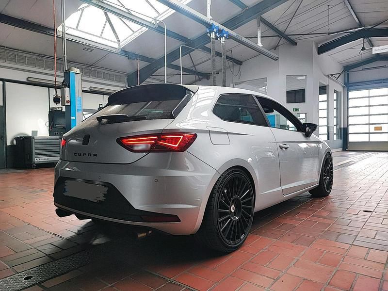 Gebraucht Seat Leon CUPRA 280 PS (205 kW) 2014 Silber Coupé