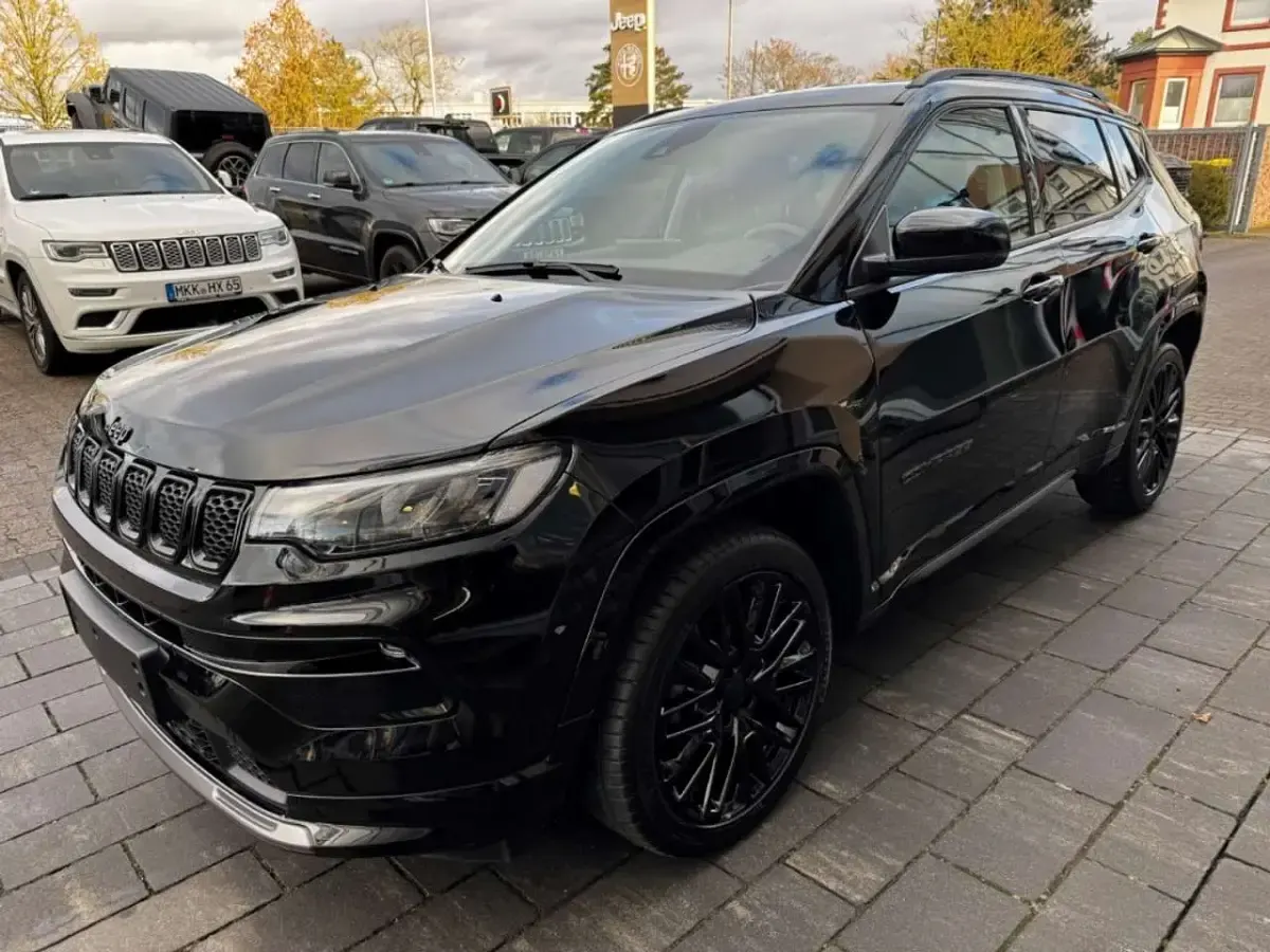Gebraucht Jeep Compass Altitude 131 PS (96 kW) 2023 Schwarz SUV