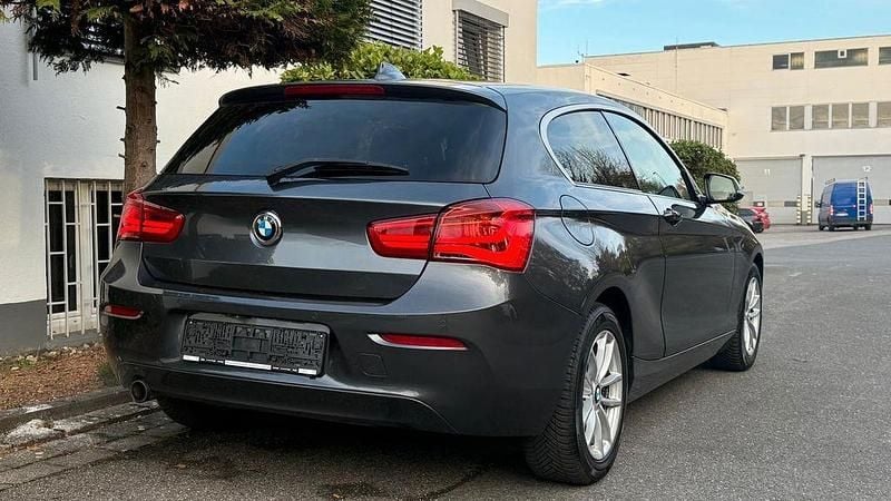 Gebraucht BMW 118 Advantage 136 PS (100 kW) 2017 Mineralgrau Kleinwagen