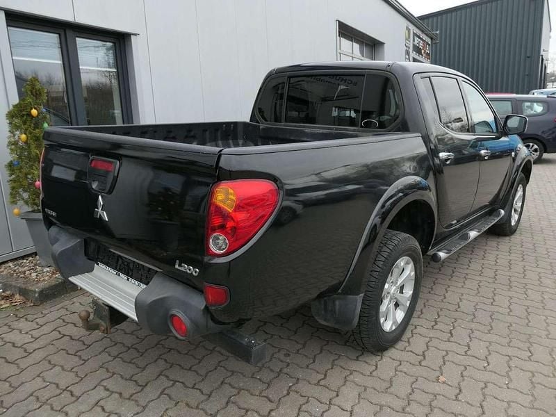 Gebraucht Mitsubishi L200 178 PS (130 kW) 2014 Schwarz Pickup