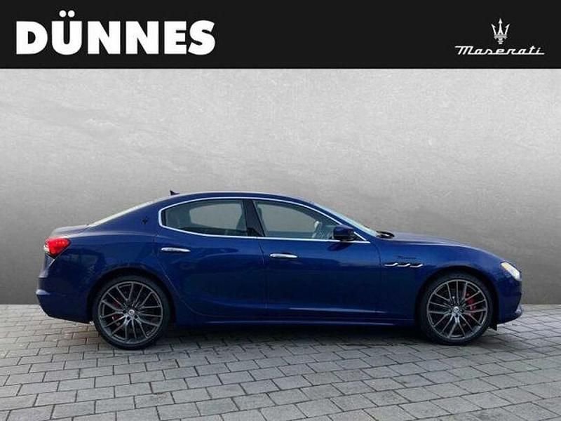 Gebraucht Maserati Ghibli 349 PS (256 kW) 2022 Blau (blu emozione mica) Coupé