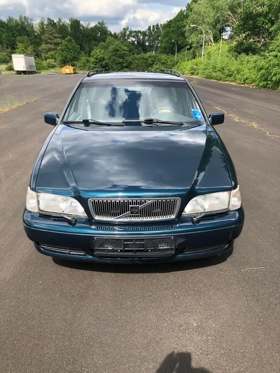 Używany Volvo V70 125 KM (91 kW) 1997 Zielony Kombi