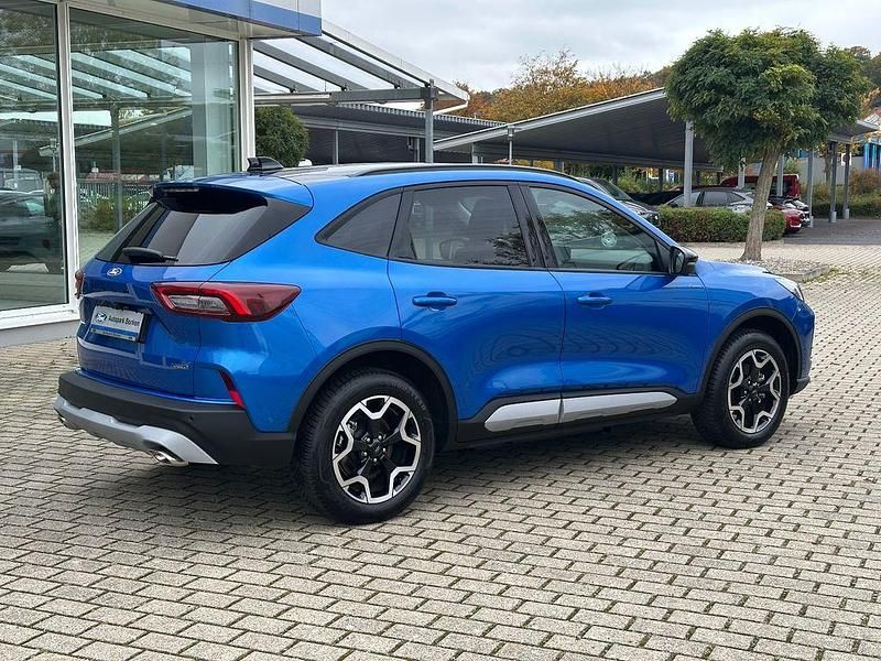 Używany Ford Kuga Active X 242 KM (177 kW) 2025 Niebieski SUV