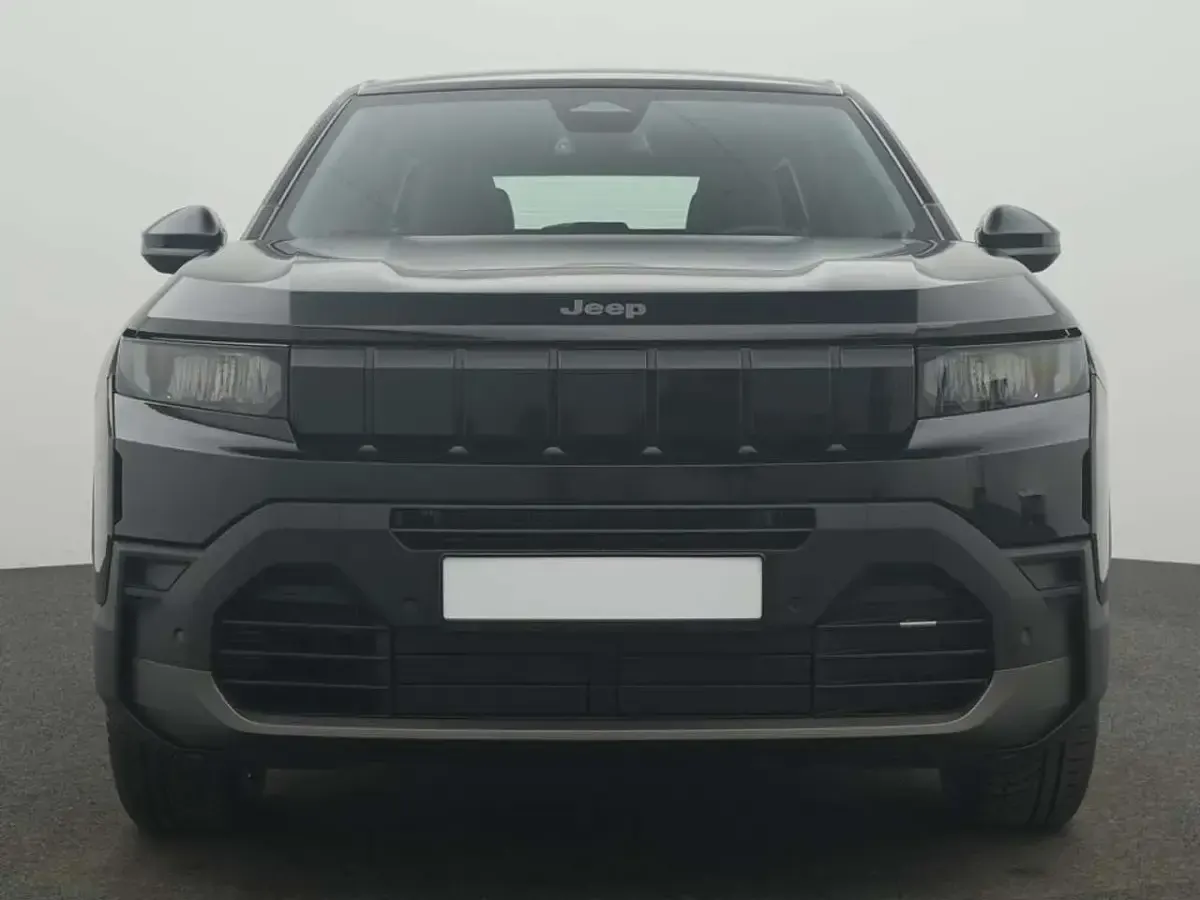 Gebraucht Jeep Compass Altitude 145 PS (106 kW) 2026 Vulcano black SUV