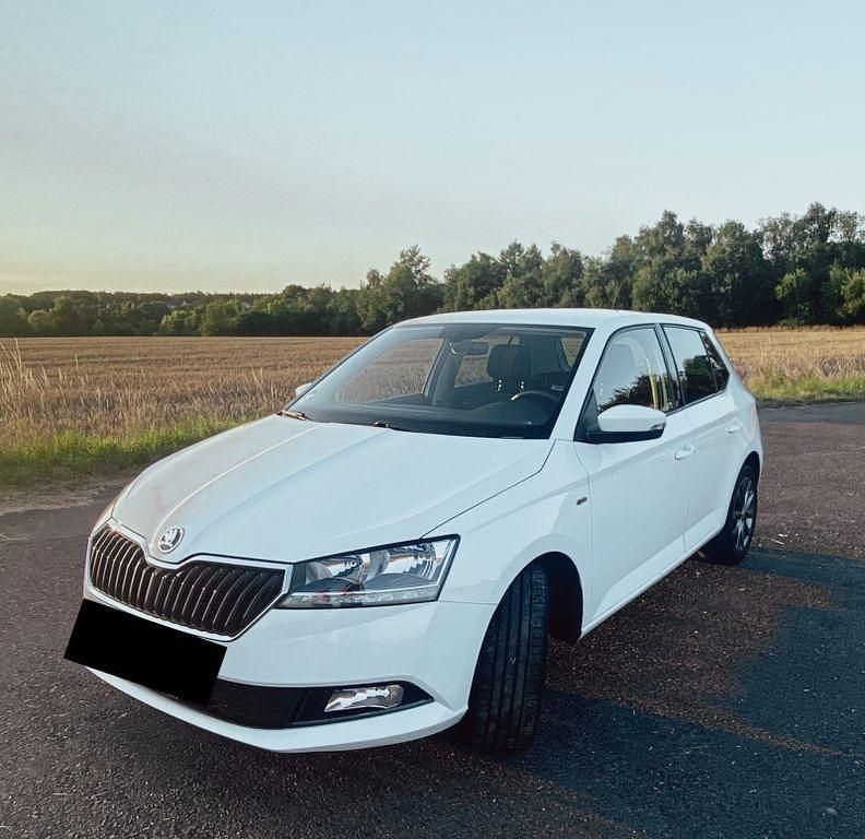Weiß Gebraucht 2019 Skoda Fabia Soleil Limousine | 10.600 € (Guter Preis) - Bild 1/4