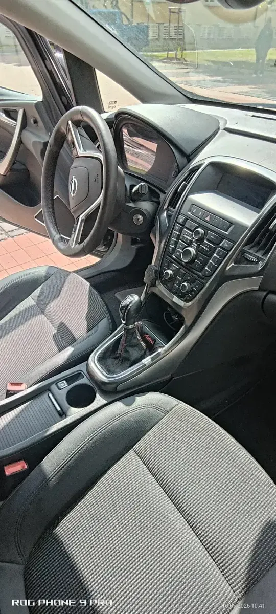 Gebraucht Opel Astra 120 PS (88 kW) 2011 Schwarz Kombi
