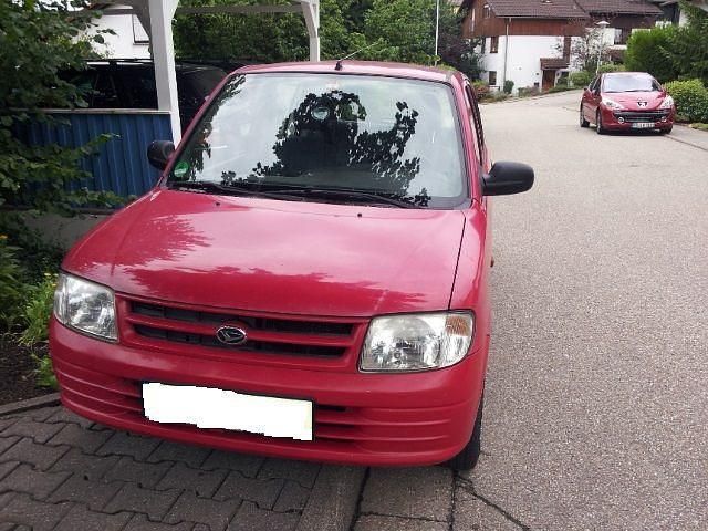 Gebraucht Daihatsu Cuore 56 PS (41 kW) 1999 Rot Kleinwagen