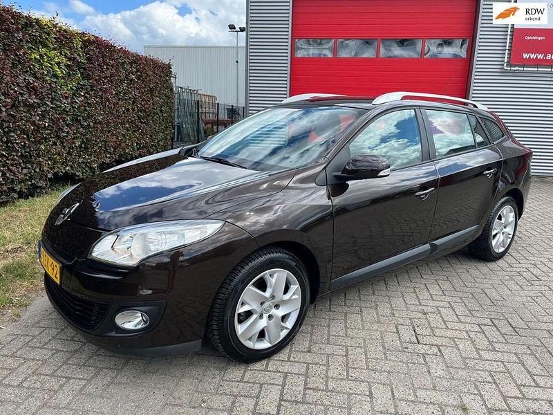 Braun Gebraucht 2012 Renault Mégane III Expression Kombi | 3.400 € (Fairer Preis) - Bild 1/4