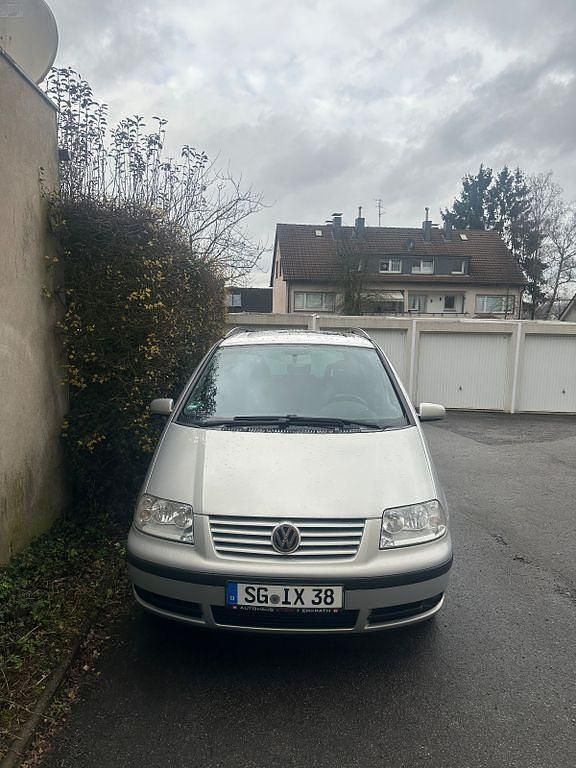 Silber Gebraucht 2003 VW Sharan Van / Kleinbus | 2.800 € (Fairer Preis) - Bild 1/4
