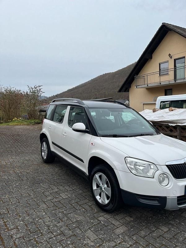 Gebraucht Skoda Yeti 105 PS (77 kW) 2013 Weiß SUV