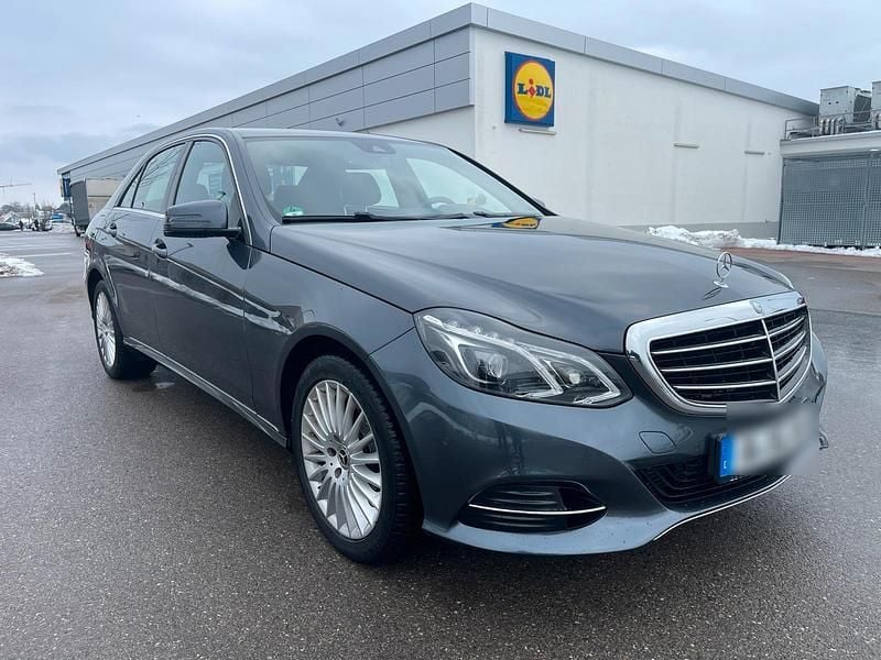 Gebraucht Mercedes E220 170 PS (125 kW) 2014 Grau Limousine