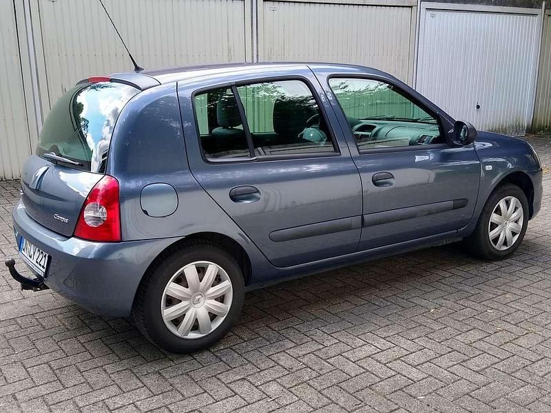 Gebraucht Renault Clio II Authentique 58 PS (42 kW) 2010 Blau Limousine