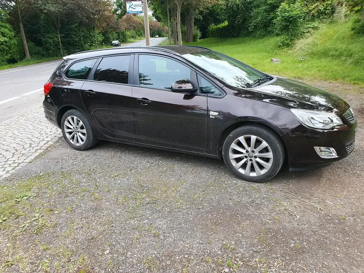 Gebraucht Opel Astra 140 PS (102 kW) 2012 Kombi